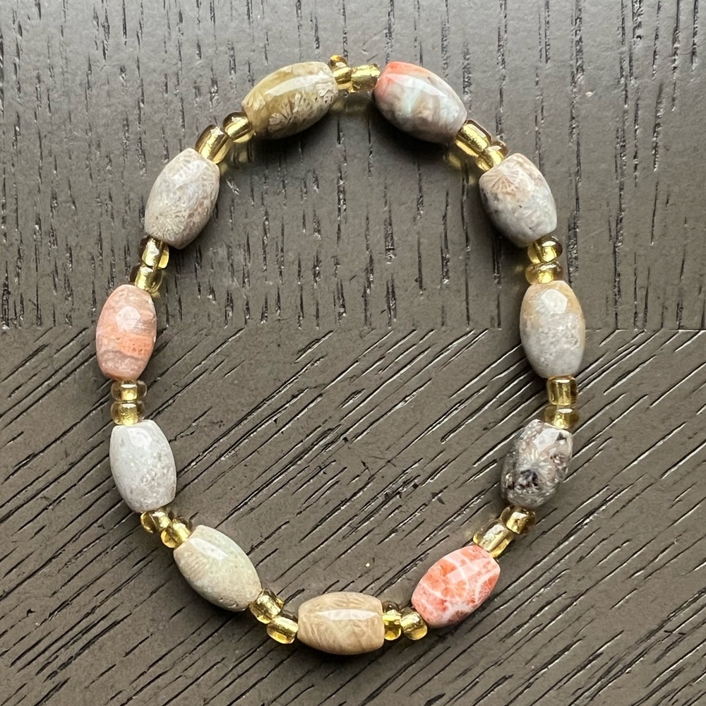 Rice shape coral jade bracelet 7-8mm SIZE 7’ - Picture 2 of 5